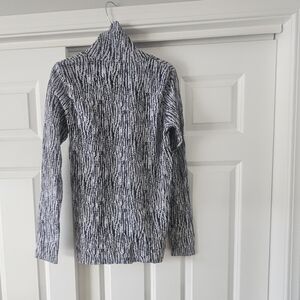 Athleta Black  and White Knit Top, Activewear